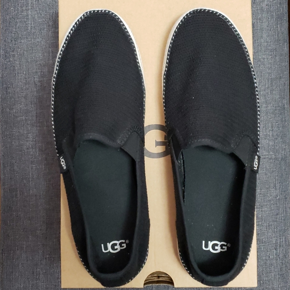UGG SLIP ON SHOES